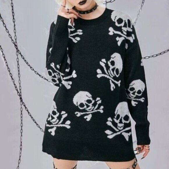 Black and White Skull Crewneck S Sweater nwt - Picture 2 of 11